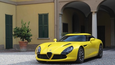 Alfa Romeo TZ3 Stradale jaune 3/4 avant gauche 2