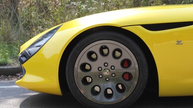 Alfa Romeo TZ3 Stradale jaune jante