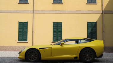 Alfa Romeo TZ3 Stradale jaune profil