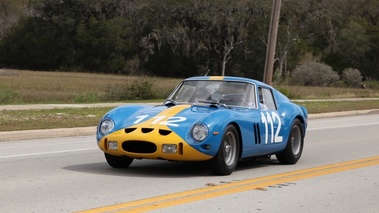 Ferrari 250 GTO, jaune+bleu, 3-4 avg