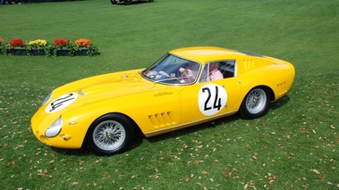 Ferrari 250, jaune, 3-4 avg