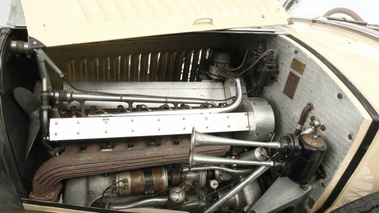 Bugatti Type 57 Vanvooren, blan+brun, moteur