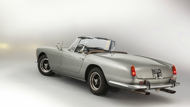 Ferrari 250 GT, gris, 3-4 arg