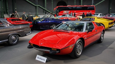 Bonhams - Paris 2018 - Maserati Bora rouge 3/4 avant gauche