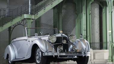 Vente Bonhams - Mercedes gris 3/4 avant droit