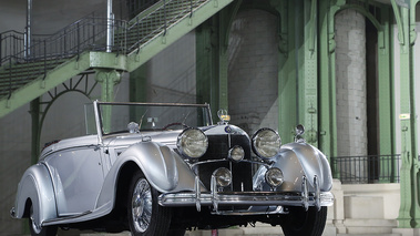 Vente Bonhams - Mercedes gris 3/4 avant droit