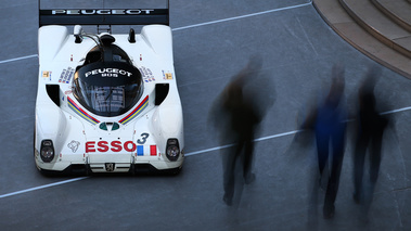 Vente Bonhams - Peugeot 905 face avant porte ouverte vue de haut