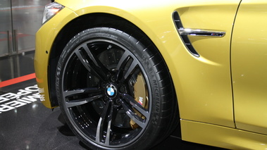 BMW M4 - or - détail, jante