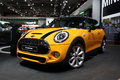 Mini Cooper S 2014 - jaune - 3/4 avant droit