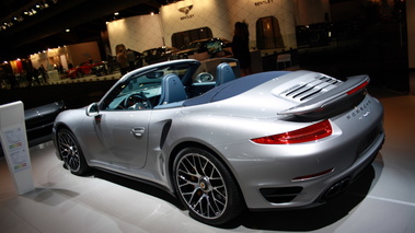 POrsche 911 Turbo S Cabrio - grise - 3/4 arrière gauche