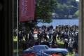 Ambiance Villa d'Este, Lac, Ferrari,  debout