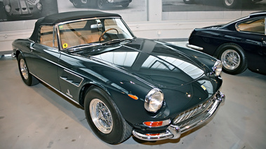 Exposition Ferrari - Panthéon Automobile de Bâle - 275 GTS vert 3/4 avant droit