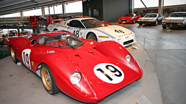 Exposition Ferrari - Panthéon Automobile de Bâle - 312 P rouge 3/4 avant droit