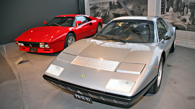 Exposition Ferrari - Panthéon Automobile de Bâle - 512 BB gris 3/4 avant gauche