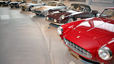 Exposition Ferrari - Panthéon Automobile de Bâle - line-up 3