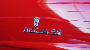 Alfa Romeo Giulia SS rouge logo aile