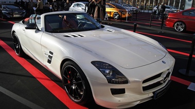 Mercedes SLS AMG Roadster blanc 3/4 avant droit