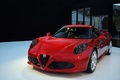 Alfa Romeo 4C rouge 3/4 avant gauche