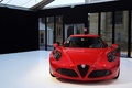 Alfa Romeo 4C rouge face avant