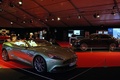 Aston Martin Vanquish Volante vert 3/4 avant droit