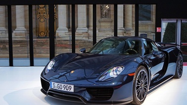 Porsche 918 Spyder bleu 3/4 avant gauche