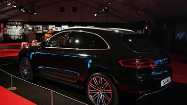 Porsche Macan Turbo noir 3/4 arrière gauche