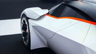 Aston Martin DP-100 aile avant 