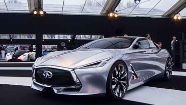 Infinity Q80 3/4 avant gauche