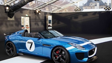 Jaguar Project 7 bleu 3/4 avant droit