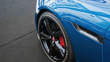 Jaguar Project 7 bleu jante 