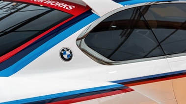 Festival Automobile International de Paris 2016 - BMW 3.0 CSL Hommage R logo montant aile arrière