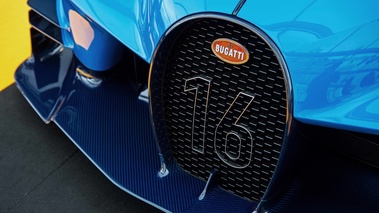 Festival Automobile International de Paris 2016 - Bugatti Vision GT calandre 