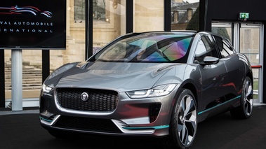 Festival Automobile International de Paris 2017 - Jaguar I-Pace 3/4 avant gauche