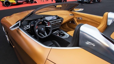 Festival Automobile International de Paris 2018 - BMW Z4 orange mate intérieur