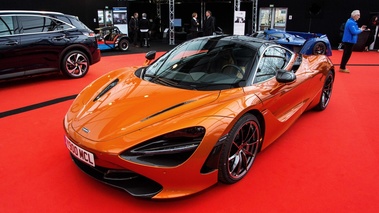 Festival Automobile International de Paris 2018 - McLaren 720S orange 3/4 avant gauche