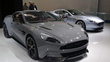 Aston Martin Vanquish anthracite 3/4 avant droit