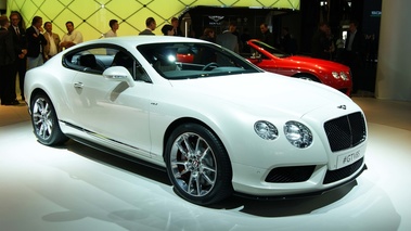 Bentley Continental GT V8 S blanc 3/4 avant droit