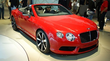 Bentley Continental GTC V8 S rouge 3/4 avant droit