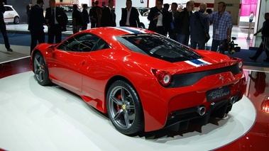 Ferrari 458 Speciale rouge 3/4 arrière gauche