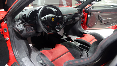 Ferrari 458 Speciale rouge intérieur