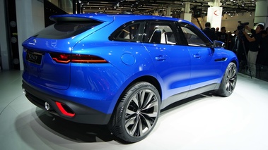 Jaguar C-X17 3/4 arrière droit