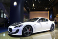 Maserati GranTurismo MC Stradale blanc 3/4 avant gauche