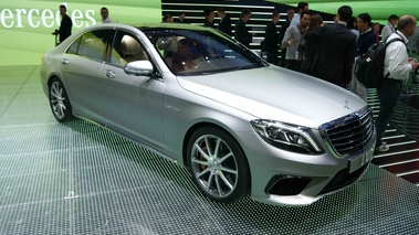 Mercedes S63 AMG gris satiné 3/4 avant droit