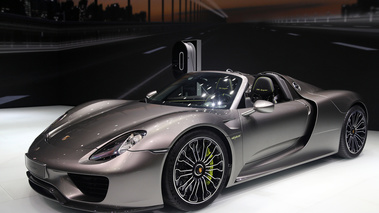 Porsche 918 Spyder anthracite 3/4 avant gauche