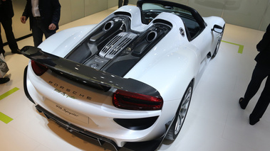 Porsche 918 Spyder blanc 3/4 arrière droit