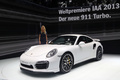 Porsche 991 Turbo S blanc 3/4 avant gauche