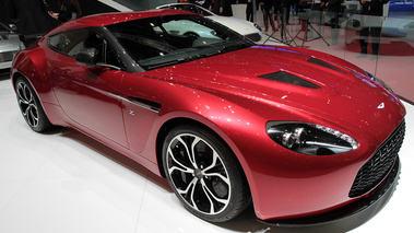 Salon de Genève 2012 - Aston Martin V12 Zagato rouge 3/4 avant droit penché