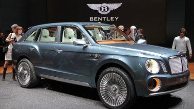 Salon de Genève 2012 - Bentley EXP 9 F bleu 3/4 avant droit