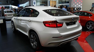 Salon de Genève 2012 - BMW X6 M blanc 3/4 arrière gauche