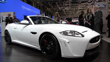 Salon de Genève 2012 - Jaguar XKR-S blanc 3/4 avant droit